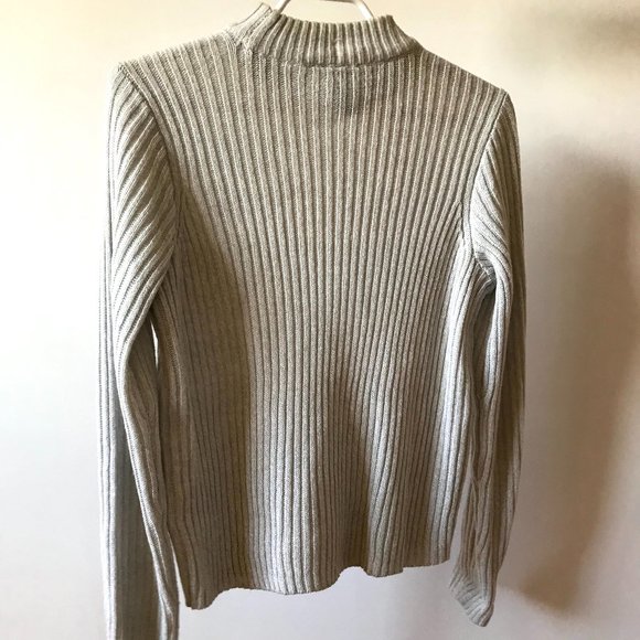 H&M Divided collection Light Grey Mock Knit Wear Sweatshirt - Picture 2 of 3